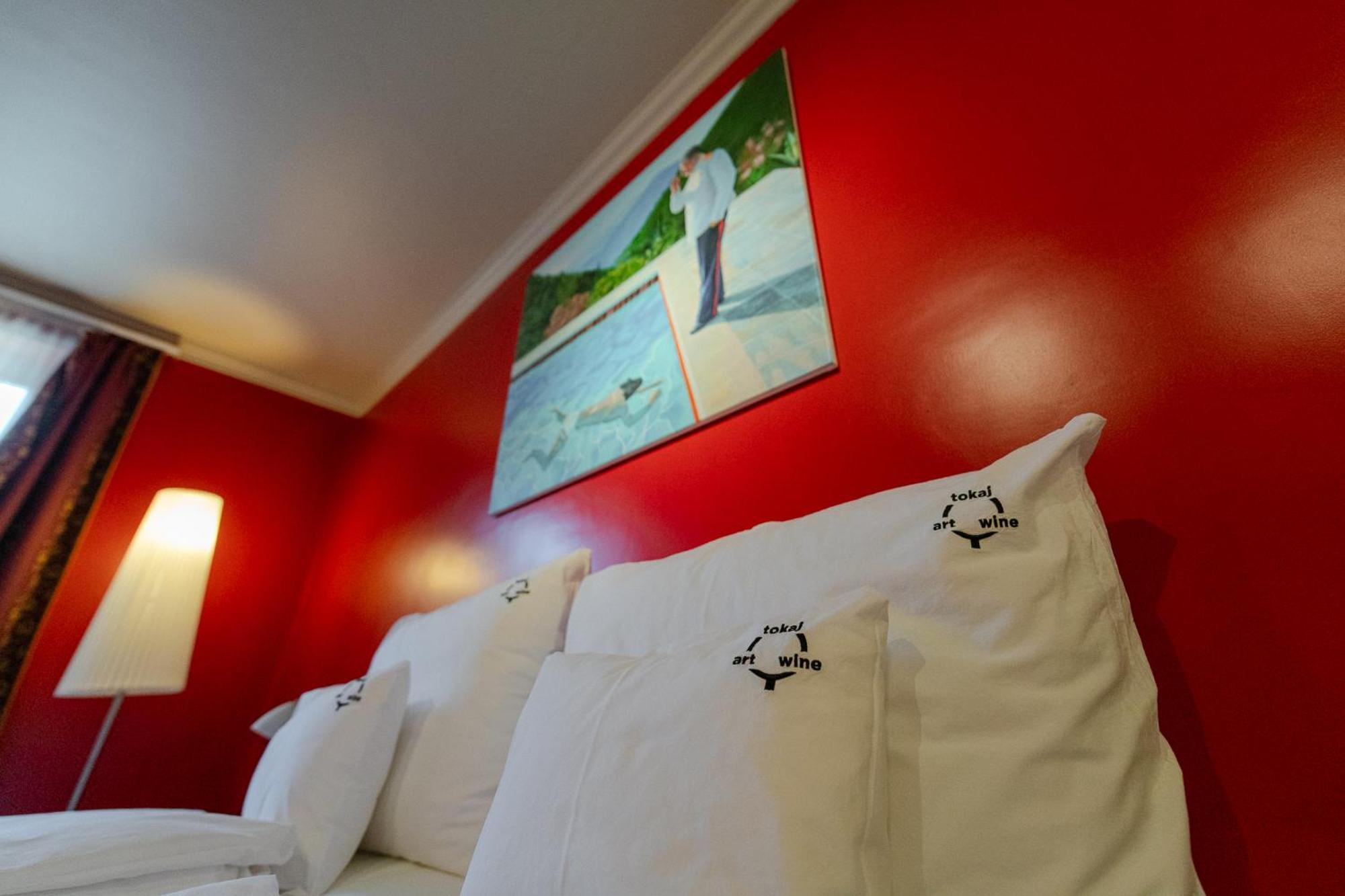 Barka Galeria Hotel Es Etterem Tállya Екстериор снимка